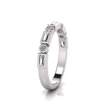 Load image into Gallery viewer, Sterling Silver Cubic Zirconia Ring 664