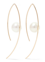 Load image into Gallery viewer, Akoya Pearl Earrings